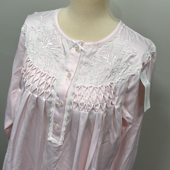 NWT Miss Elaine nightgown women’s sz M - Picture 2 of 11